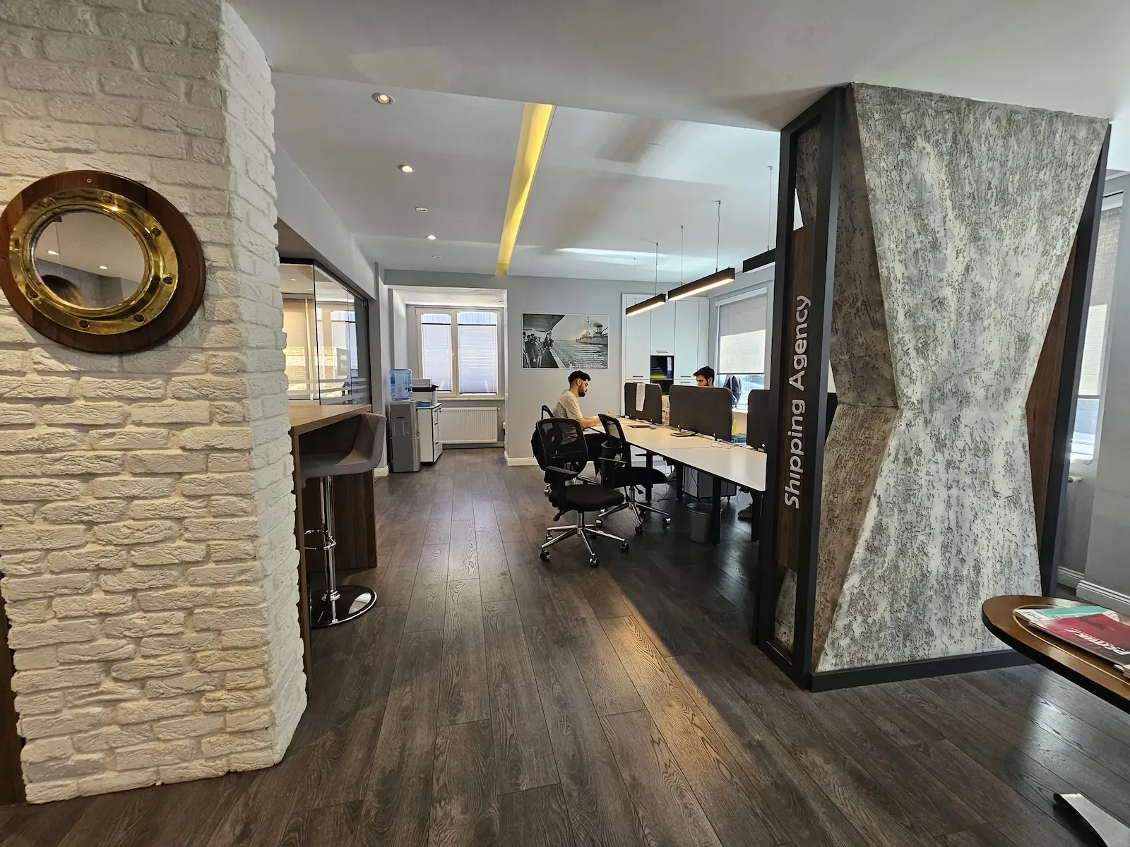 Derin Shipping Ofis Derin Shipping Ofis - Gallery Image